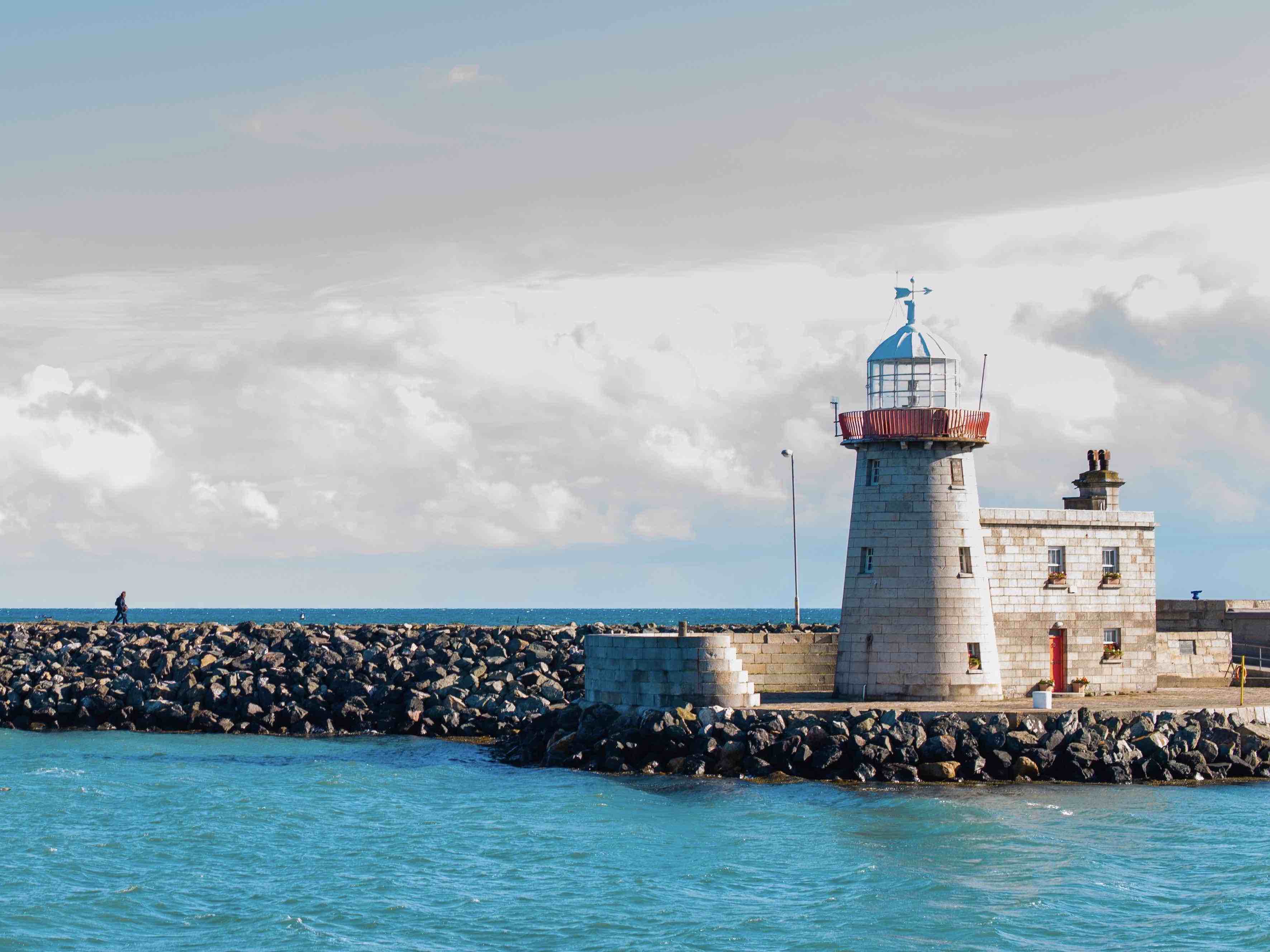 dun laoghaire pier